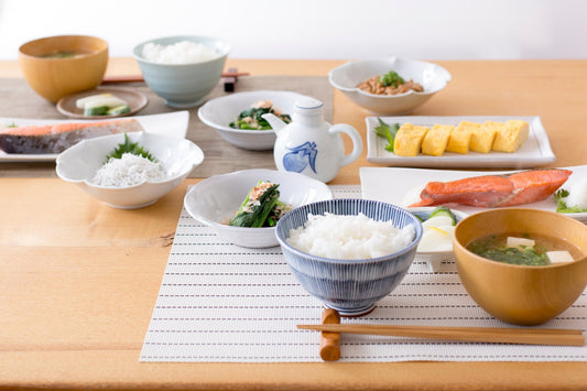 Wie man ein traditionelles japanisches Frühstück macht